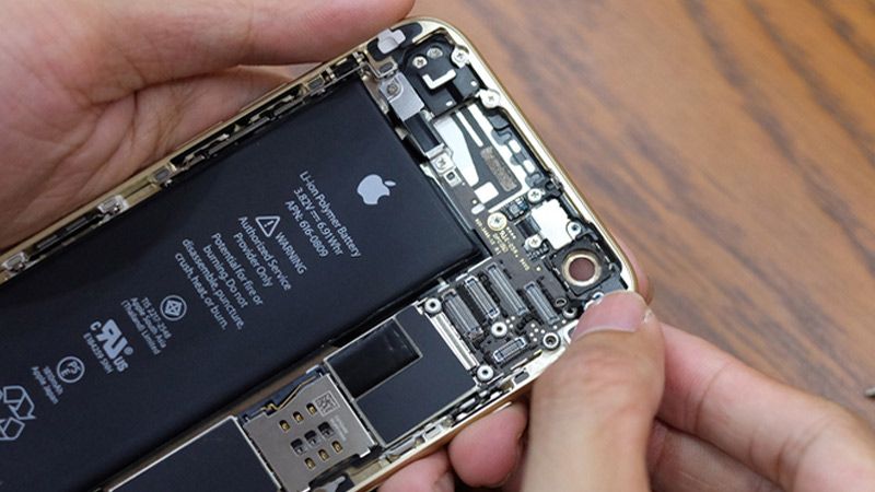 Thay pin iPhone 5 nhanh chóng, chính hãng, uy tín tại TPHCM