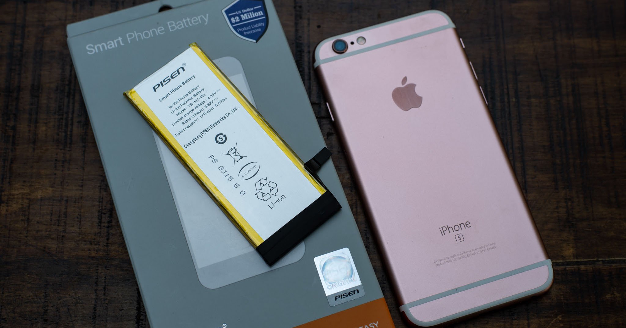 Thay pin Pisen chính hãng cho iPhone với mức giá chỉ từ 199.000 đồng